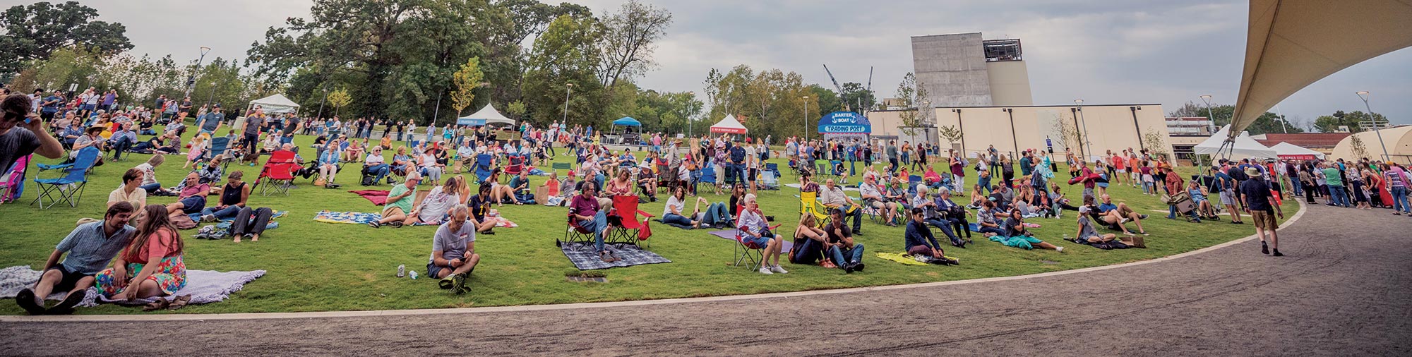 Momentary festival crowd